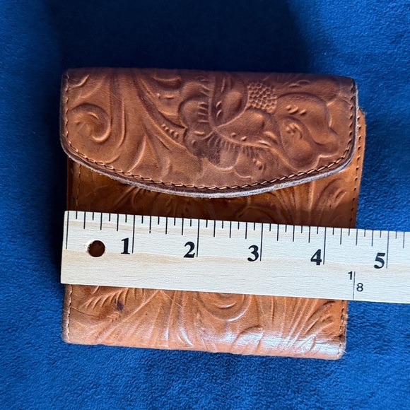 Patricia Nash Tan Leather Kiss-Lock Coin Wallet - Picture 7 of 9